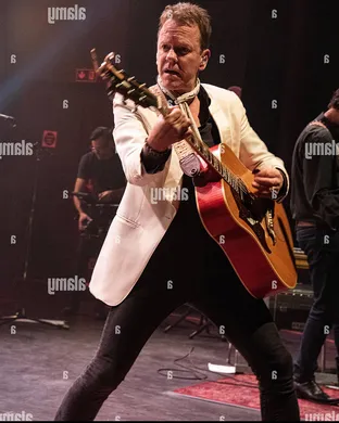 Kiefer Sutherland Charlotte