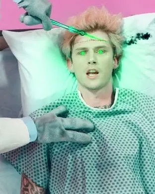 Machine Gun Kelly Charlotte